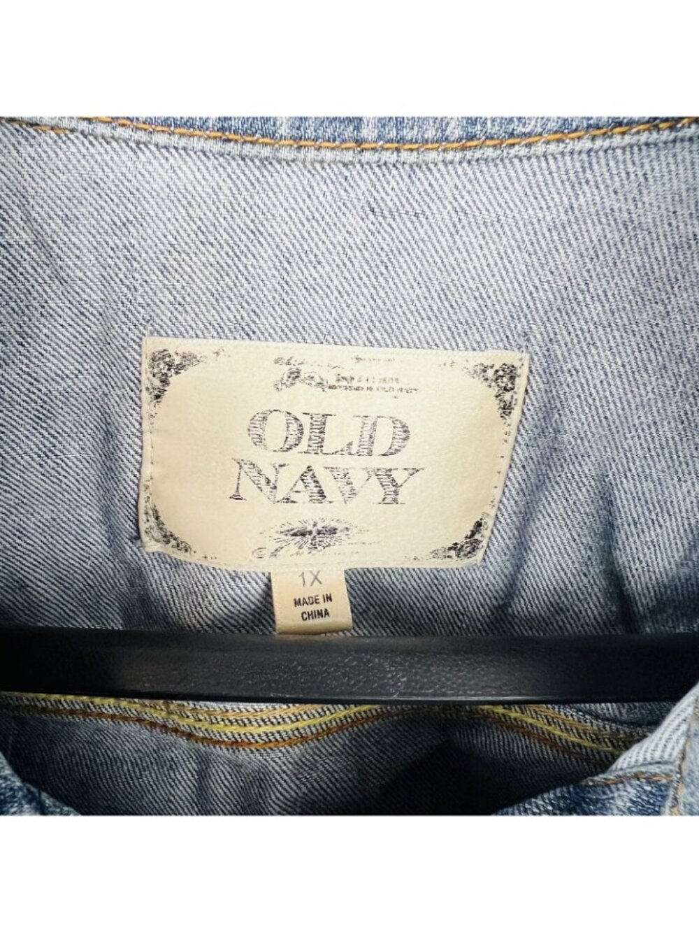 Old Navy Women’s Denim Jean Jacket Blue Long Sleeve Button Front XL - 1X - Picture 4 of 5